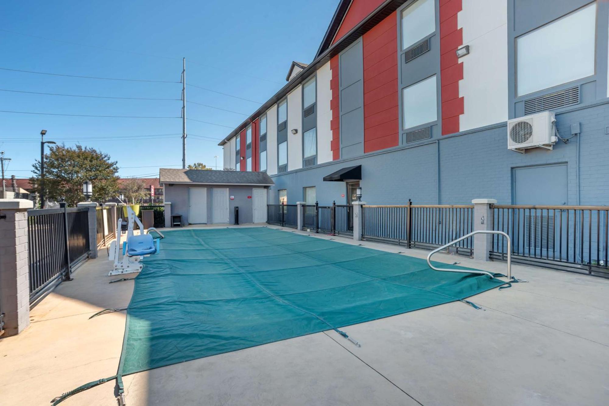 Best Western Plus Jackson Downtown Coliseum Exterior photo